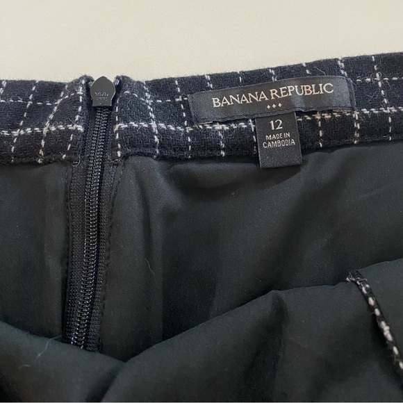 Banana Republic Plaid A Line Wrap Skirt - Picture 6 of 11